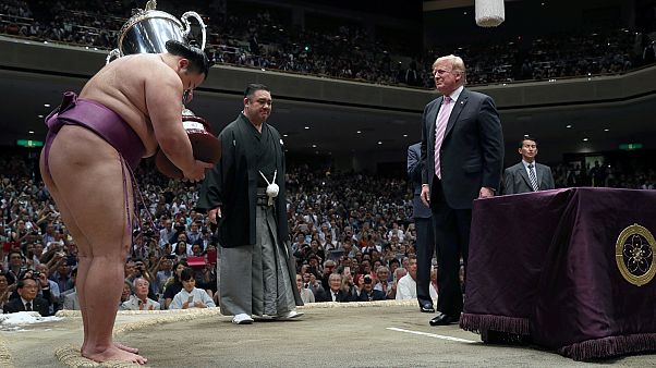 Trump Japánban: burger ebédre, szusi vacsorára Trump Japánban: burger ebédre, szusi vacsorára