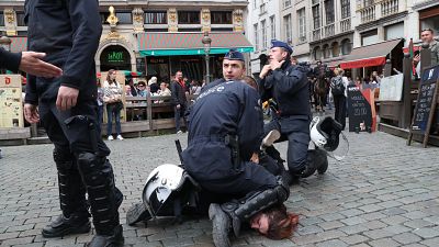 Belçika'da sarı yelekli eylemcilere sert müdahale