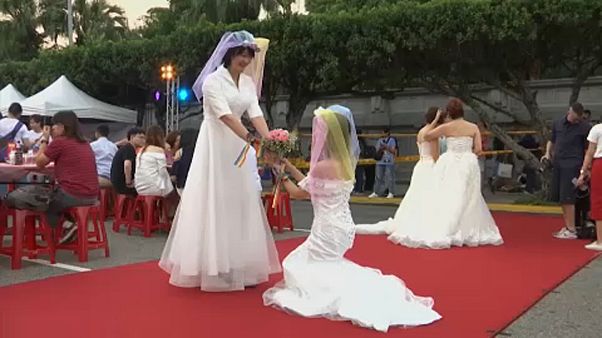 Les premiers mariages homosexuels officiellement célébrés à Taïwan Les premiers mariages homosexuels officiellement célébrés à Taïwan