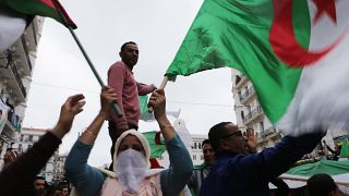 Cezayirli 5 eski bakan hakkında yolsuzluk ve rüşvet soruşturması