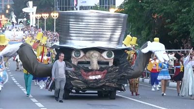 À Sotchi, un carnaval pour lancer la saison estivale 