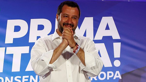 Partidos de Le Pen e Salvini dão impulso à direita populista Partidos de Le Pen e Salvini dão impulso à direita populista