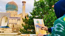 Almaline ressamları Özbekistan'da tarihi eserleri çizdi