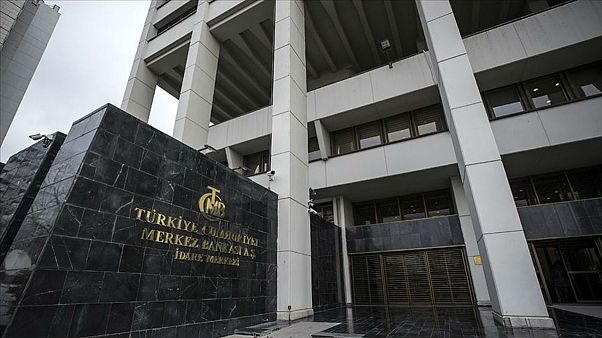 Kredi kartı faiz oranları düşürüldü Kredi kartı faiz oranları düşürüldü