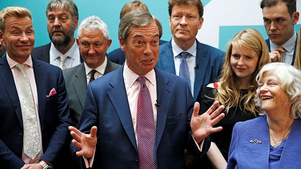 Nigel Farage und seine Brexit Party triumphieren nach Europawahl Nigel Farage und seine Brexit Party triumphieren nach Europawahl