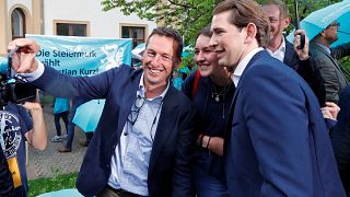 Blasmusik und Bier: Sebastian Kurz feiert nach Abwahl Misstrauensparty