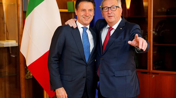 Salvini alla resa dei conti con M5S e Commissione europea Salvini alla resa dei conti con M5S e Commissione europea
