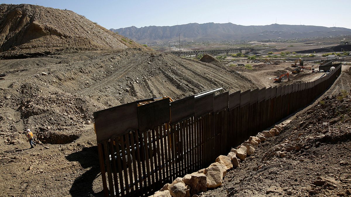 Le mur privé qui commence à être construit entre le Texas et le Mexique