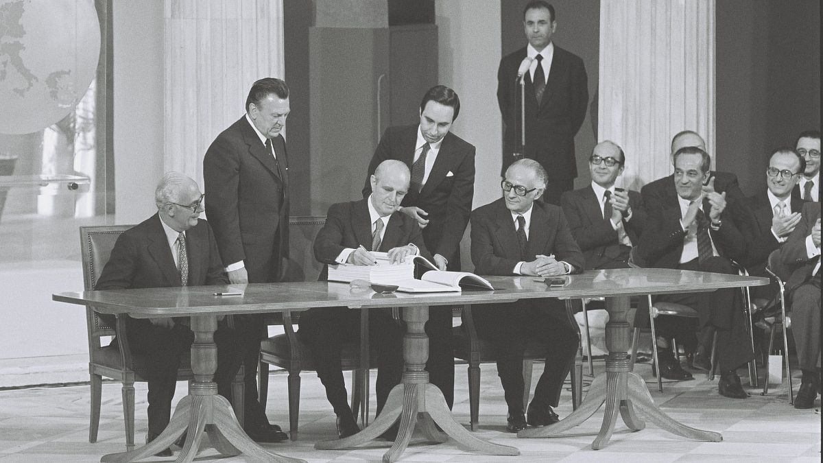 Signature ceremony of the Treaty by Constantin Caramanlis, Greek PM