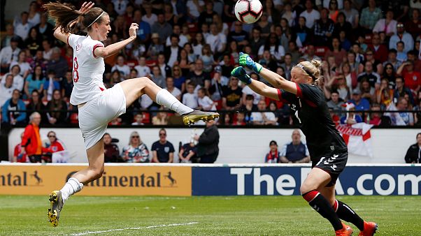 Quali sono le differenze di regolamento tra calcio maschile e femminile? Quali sono le differenze di regolamento tra calcio maschile e femminile?