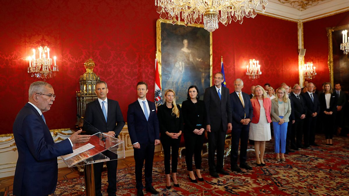Ausztria: Ügyvivő kormány lesz