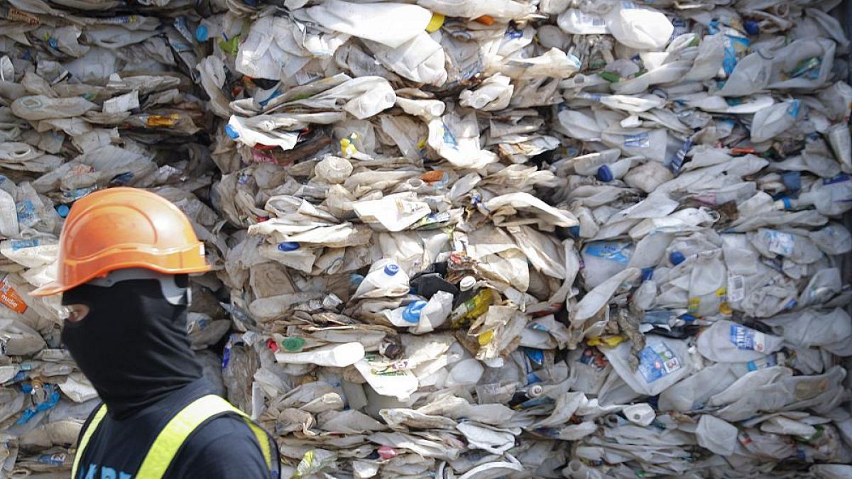 مالزی هزاران تن ضایعات پلاستیکی را به کشورهای غربی پس می‌فرستد