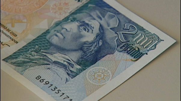 Milhões de escudos guardados em casa Milhões de escudos guardados em casa