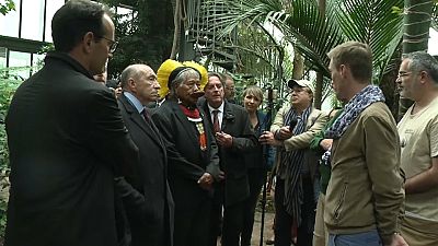 Indigenous chief Raoni welcomed in Lyon to defend the Amazonian forest