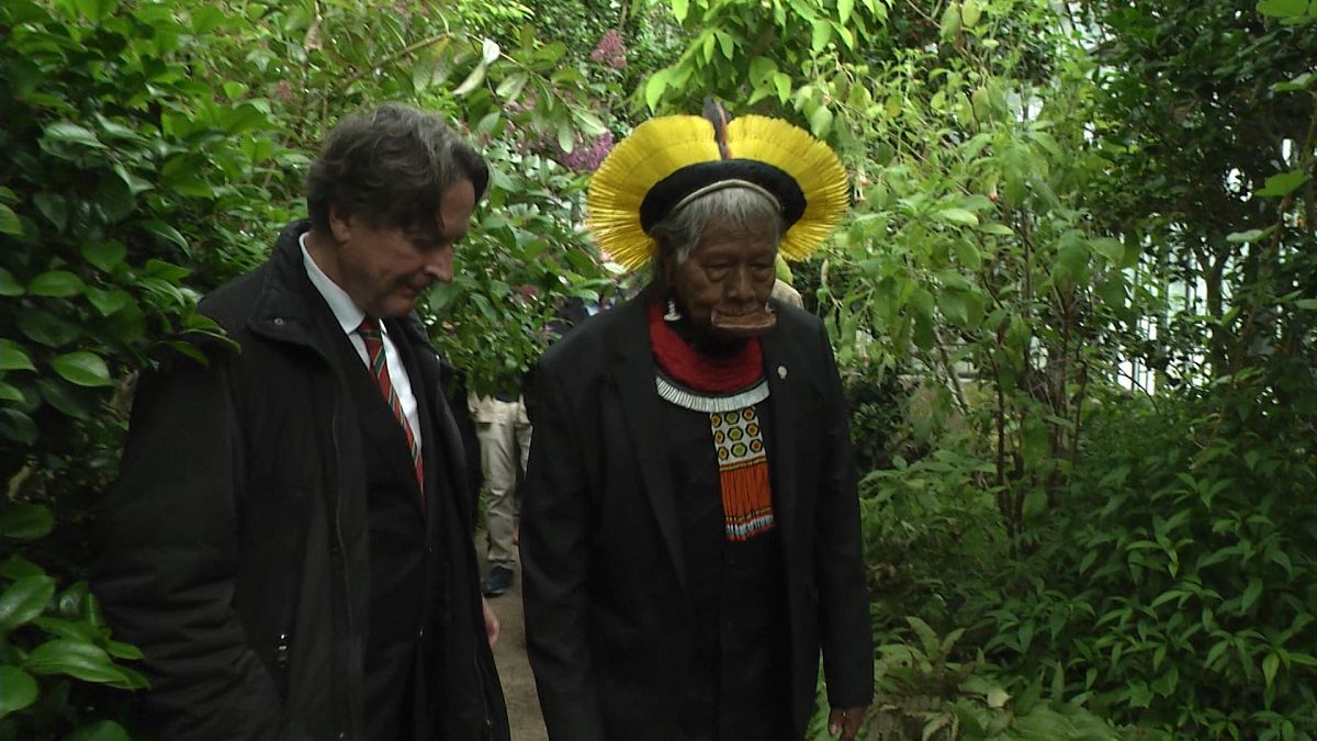 Chief Raoni visits Lyon's botanical garden