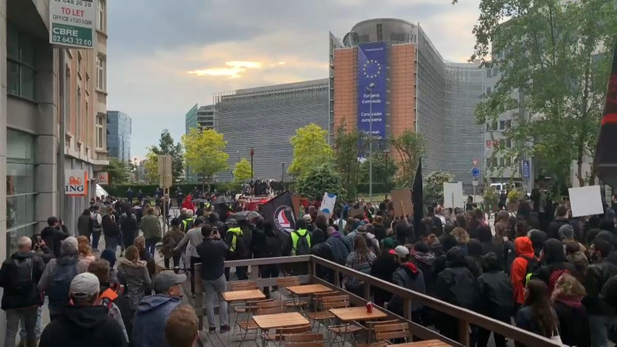 Tocam os tambores contra o fascismo em Bruxelas
