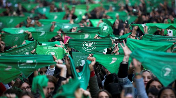 Una marea verde recorre Argentina para reclamar una nueva ley del aborto Una marea verde recorre Argentina para reclamar una nueva ley del aborto