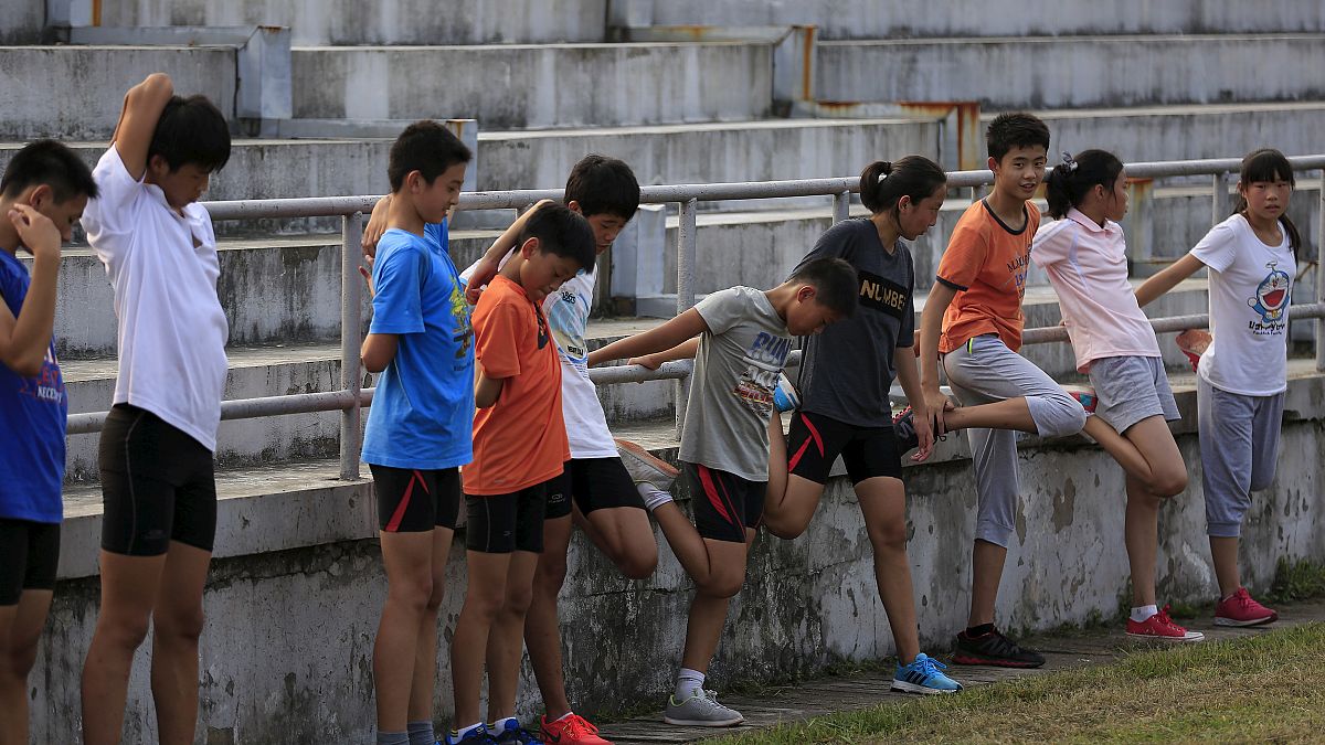  الرياضات الجماعية تساهم في تخطي تجارب الطفولة السلبية