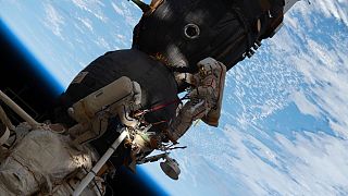 Δύο Ρώσοι κοσμοναύτες ξεκίνησαν τον διαστημικό τους περίπατο