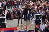 «Οι Σέρβοι είμαστε ενωμένοι» φωνάζουν διαδηλωτές