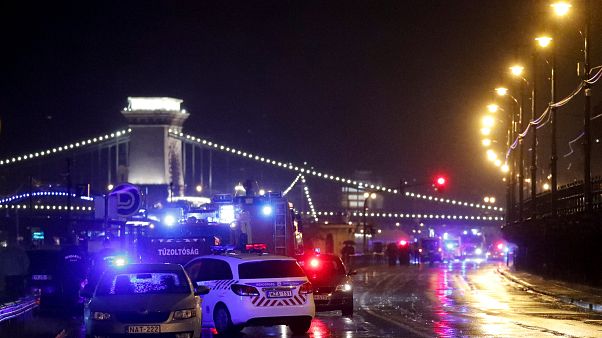 Budapest: collisione tra battelli, morti 7 turisti sudcoreani Budapest: collisione tra battelli, morti 7 turisti sudcoreani