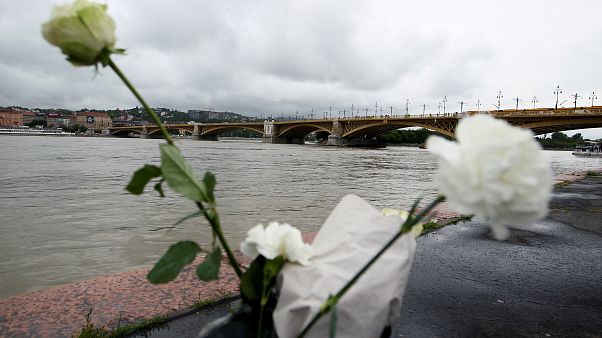 Hongrie : les recherches se poursuivent pour trouver des survivants dans le Danube sans grand espoir Hongrie : les recherches se poursuivent pour trouver des survivants dans le Danube sans grand espoir