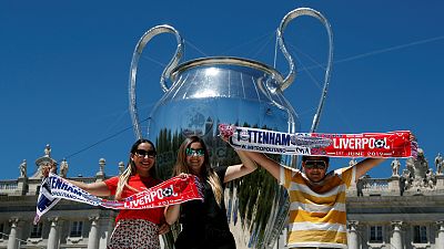  Кубок Лиги чемпионов пронесли по улицам Мадрида