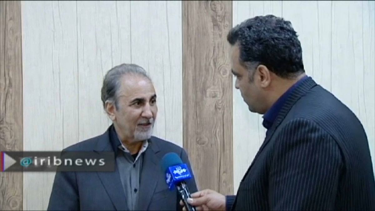 نجافي يتحدث مع الغعلام الإيراني بعد تسليمه لنفسه