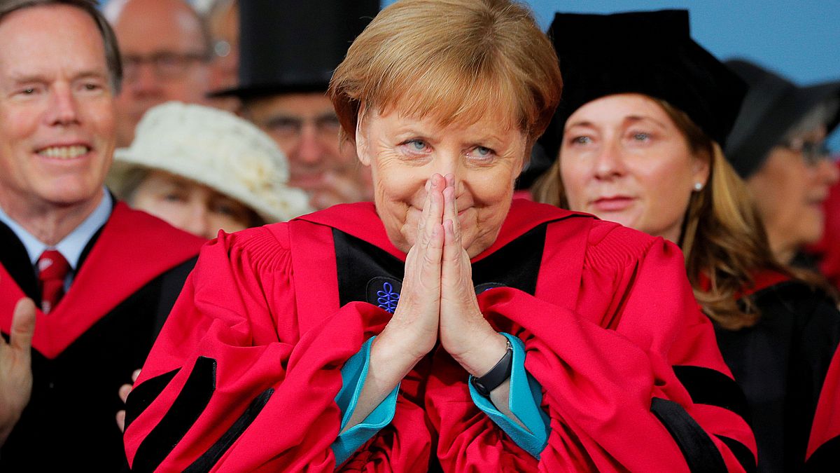 Merkel, Harvard'da Trump'ı eleştirdi: "Cehalet ve dar görüşlülük duvarlarını yıkın"
