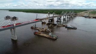 شاهد: أول جسر للطريق السريع بين الصين وروسيا
