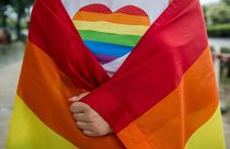 Szivárványba borul a párizsi Disneyland