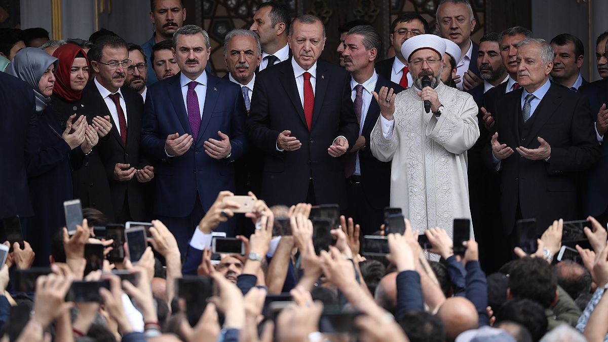 Cumhurbaşkanı Erdoğan ile Diyanet İşleri Başkanı Erbaş cami açılışında