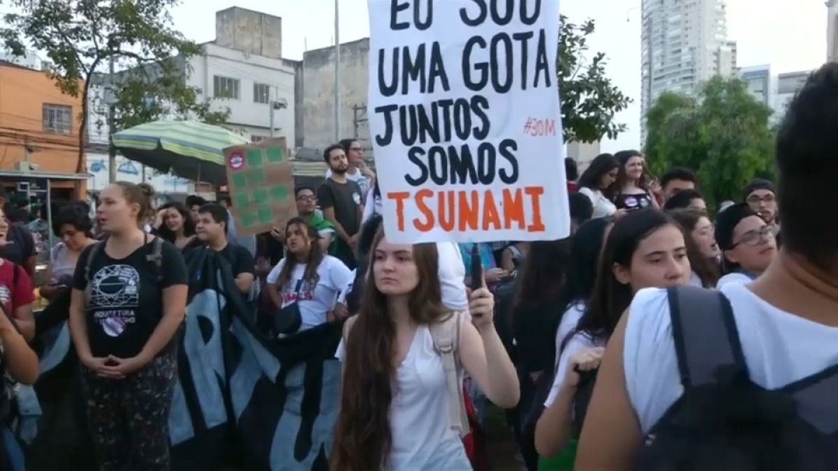 Brasile di nuovo in piazza in nome dell'istruzione