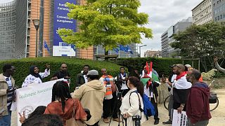 اعتصام سوداني أمام المفوضية الأوروبية للضغط على العسكر للإذعان لمطالب الشعب