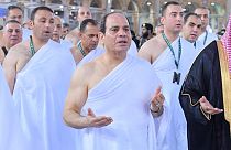 الرئيس المصري عبد الفتاح السيسي خلال تأديته مناسك العمرة