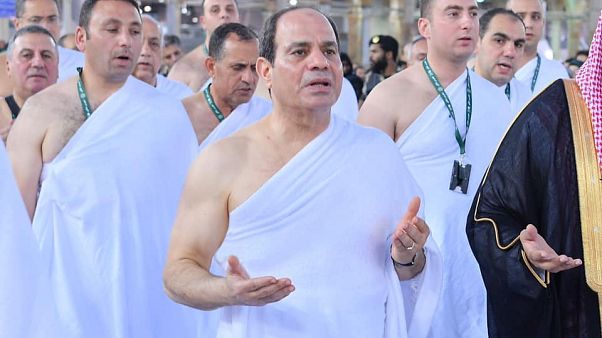 الرئيس المصري عبد الفتاح السيسي خلال تأديته مناسك العمرة الرئيس المصري عبد الفتاح السيسي خلال تأديته مناسك العمرة