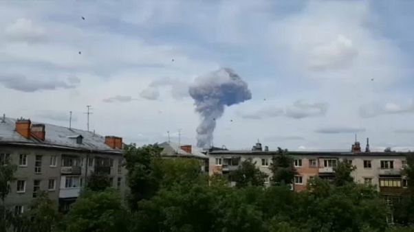 Incêndio em fábrica de explosivos na Rússia faz 79 feridos Incêndio em fábrica de explosivos na Rússia faz 79 feridos