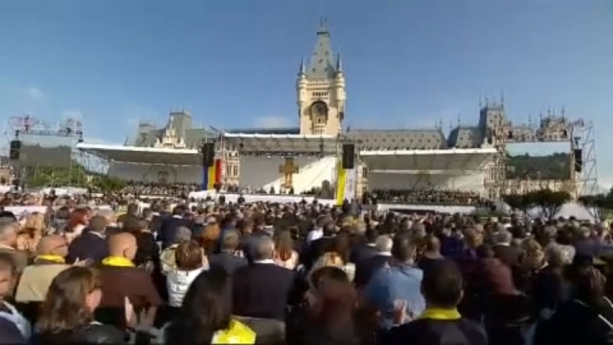 A fiatalokhoz szólt Ferenc pápa Jászvásáron