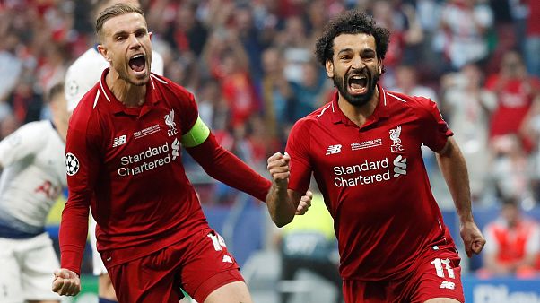 Avrupa'nın en büyüğü Tottenham'ı 2-0 ile deviren Liverpool oldu Avrupa'nın en büyüğü Tottenham'ı 2-0 ile deviren Liverpool oldu