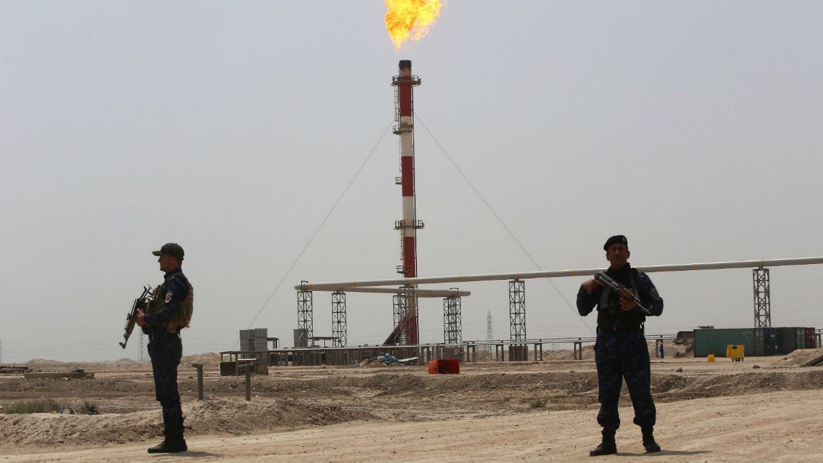 رحیم صفوی: شلیک نخستین تیر در خلیج فارس قیمت نفت را ۱۰۰ دلار خواهد کرد