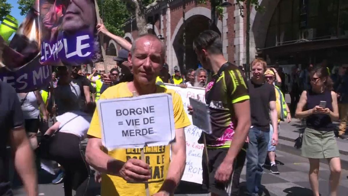 A Paris, marche des "mutilés gilets jaunes" qui "ne lâcheront rien"