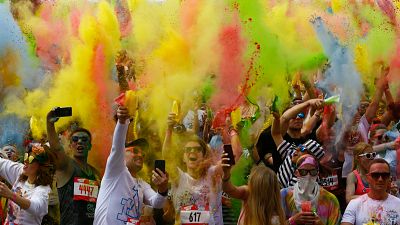 Muscovites welcome summer with annual colour run