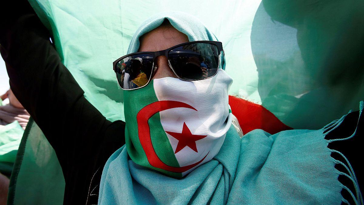 Президентские выборы в Алжире отложены
