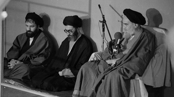 خمینی در سال آخر حیات؛ از «سر کشیدن جام زهر» تا «برکناری» منتظری خمینی در سال آخر حیات؛ از «سر کشیدن جام زهر» تا «برکناری» منتظری