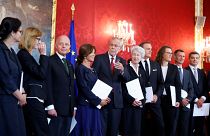 6 Frauen, 6 Männer: Expertenregierung in Wien vereidigt 