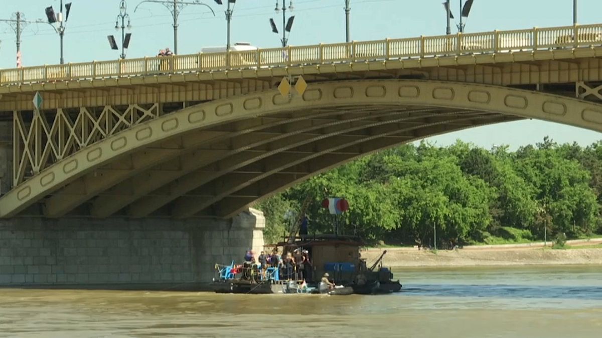 Rescuers in Hungary find body 100kms from scene of Danube boat accident