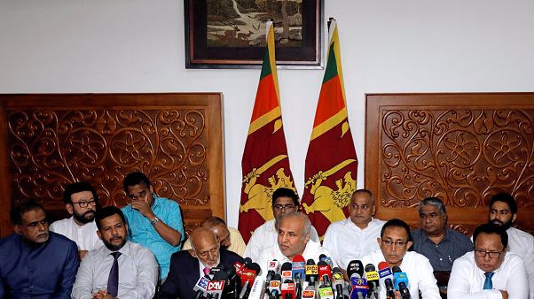 Artan baskılar sonrası Sri Lankalı 9 Müslüman bakan toplu şekilde istifa etti Artan baskılar sonrası Sri Lankalı 9 Müslüman bakan toplu şekilde istifa etti
