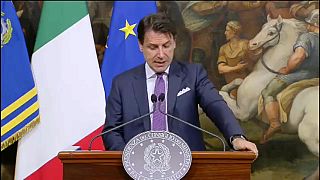 Giuseppe Conte: ultimatum ai due vicepremier e paletti sull'Europa