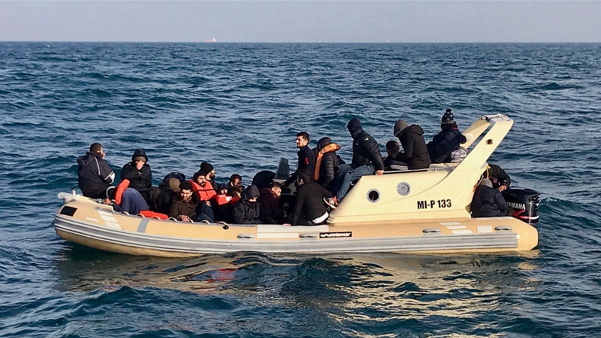امام جماعت ایرانی به اتهام کمک به قاچاق مهاجران در فرانسه به زندان محکوم شد