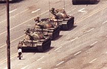 مردی که مقابل تانک‌های میدان تیان‌آن‌من ایستاد چه سرنوشتی پیدا کرد؟